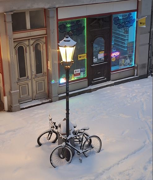 Laterne im Schnee. Foto E. Haerter